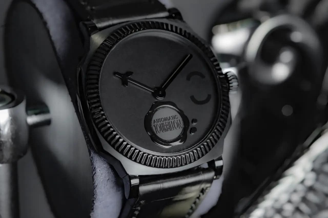 Secret Tourbillon Black - View 2
